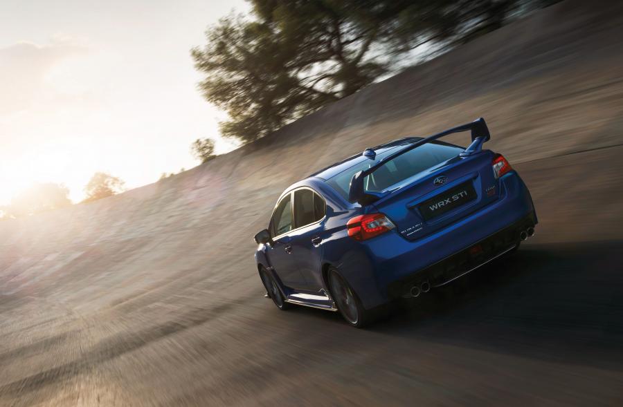  Subaru WRX STI 2017 года  (WW) (фото 17 из 40)